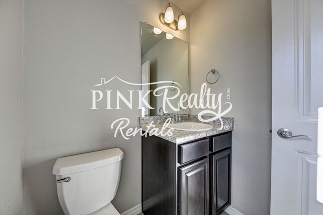 Building Photo - 10832 Yuba Dr