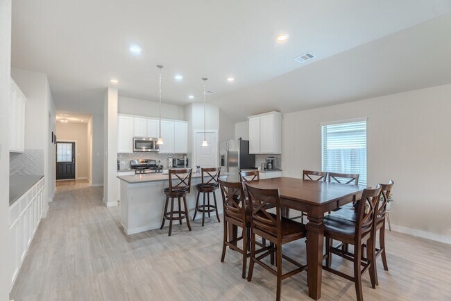 Building Photo - 22035 Juniper Crossing Dr