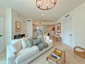 Building Photo - 350 S Miami Ave