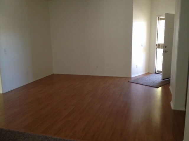 Building Photo - 13785 Rafael Way