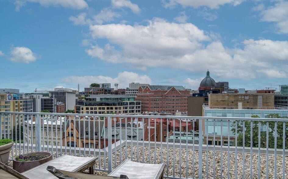 Building Photo - 1711 Massachusetts Ave NW