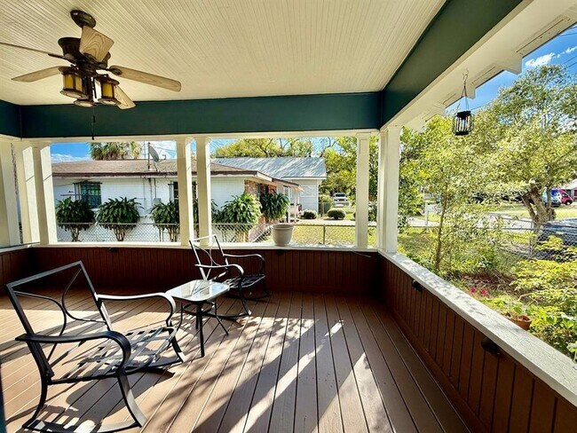 Building Photo - 3805 N Arlington Ave