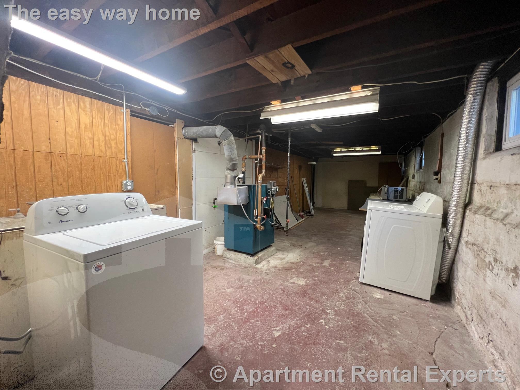 Building Photo - 10 Cady Ave