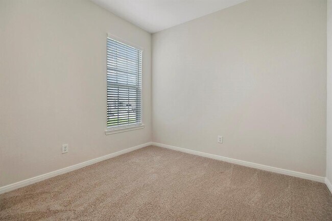 Building Photo - 16434 Blossom Grv Dr