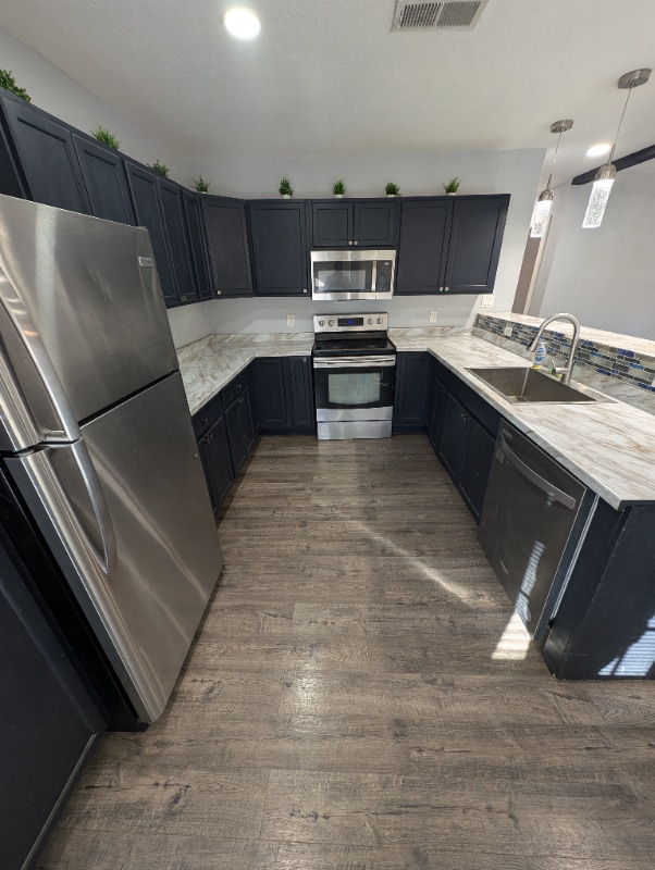 Building Photo - 406 Goliad St