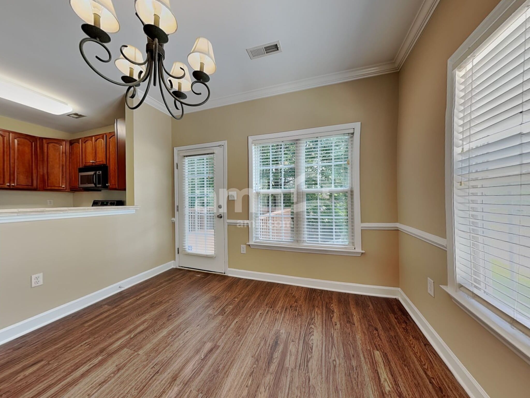 Building Photo - 3150 Glenshire Dr
