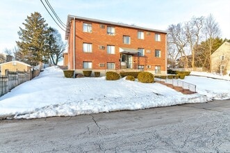 Building Photo - 72 Martensen St