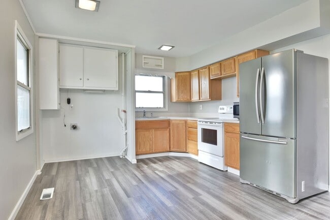 Building Photo - HOUSE for RENT in Champion Twp!