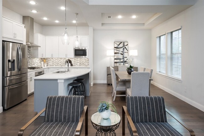 Building Photo - 1115 Manacor Ln