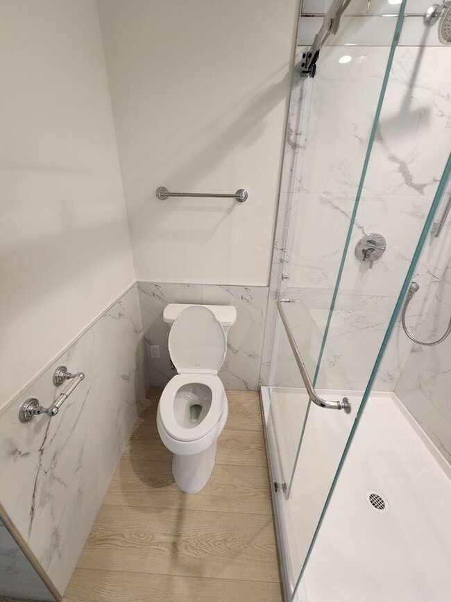 Building Photo - Stunning remodel