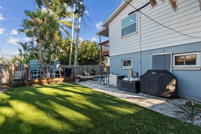 Building Photo - 284 44th Ave