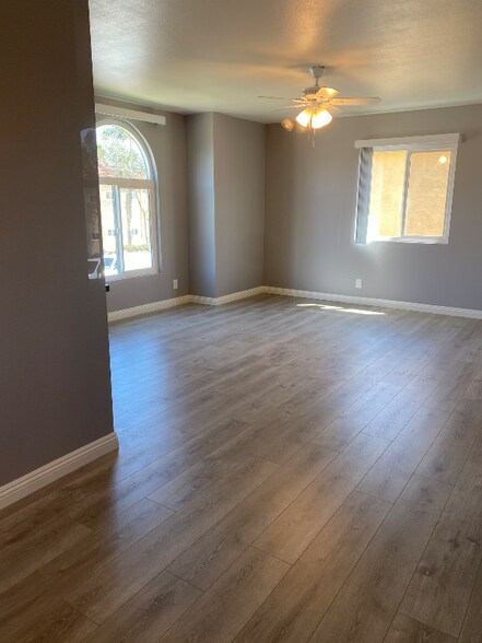 Building Photo - 14611 Chadron Ave
