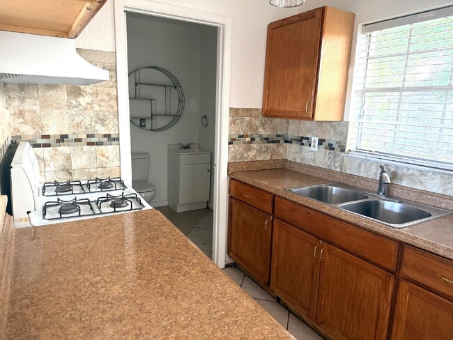 Building Photo - Cute 3 Bedroom, 1.5 Bathroom Home for Rent.