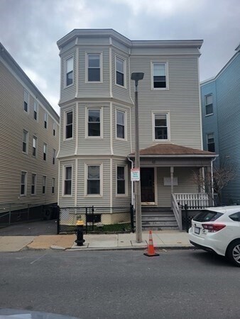 Building Photo - 11 Bellflower St