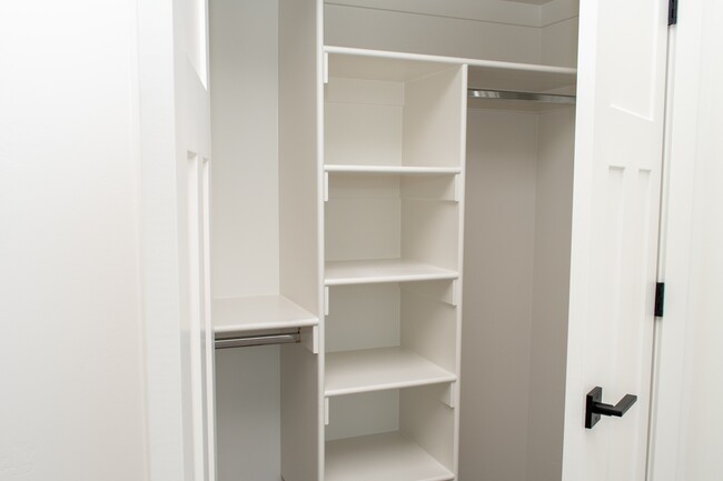 Building Photo - 880 S 340 E