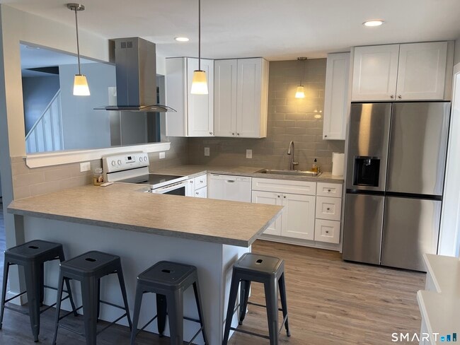 Building Photo - 88 Douglas Rd