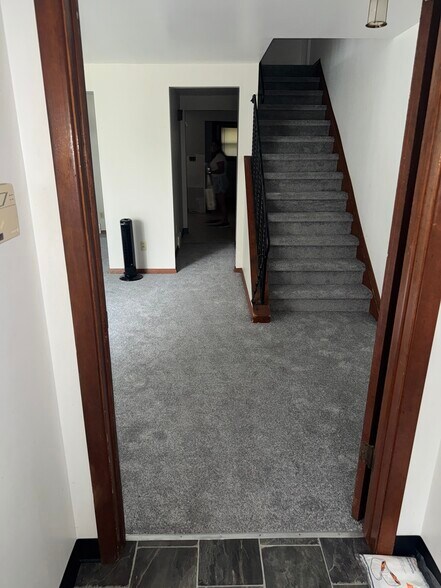 Walk In - 17 Sunshine Dr