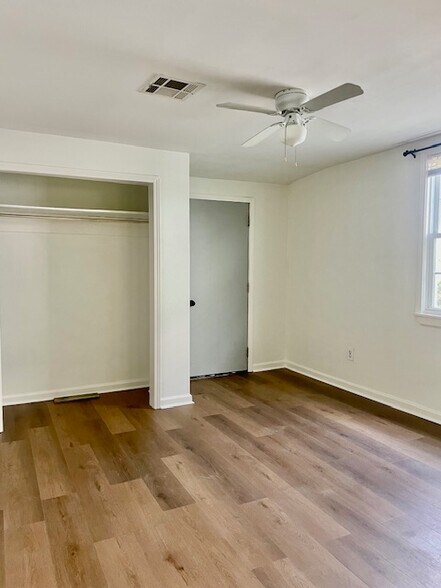 Building Photo - 2024 Delachaise St