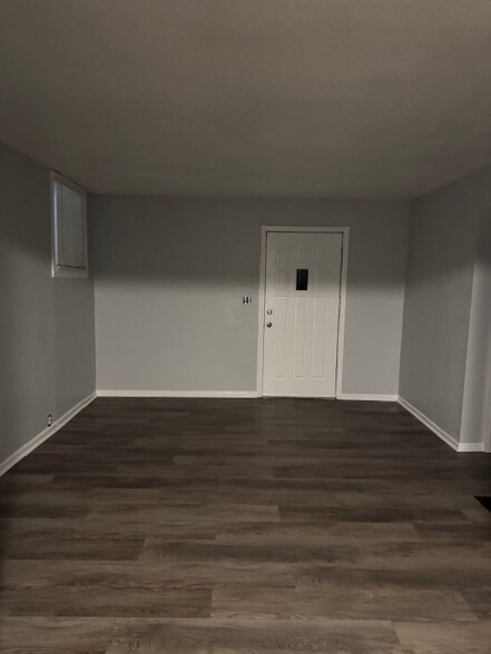 Building Photo - 2120 Linwood Blvd