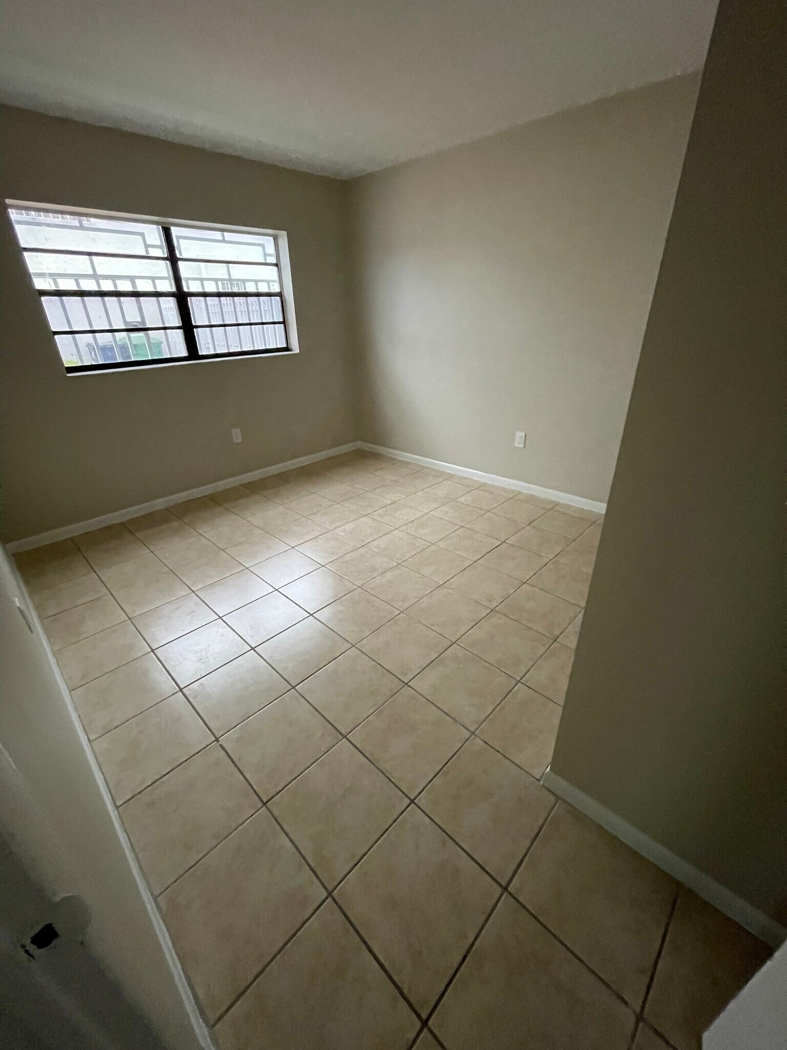 Building Photo - 2435 SW 109th Ct