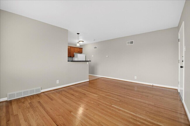 Building Photo - Heck'n Hopeful