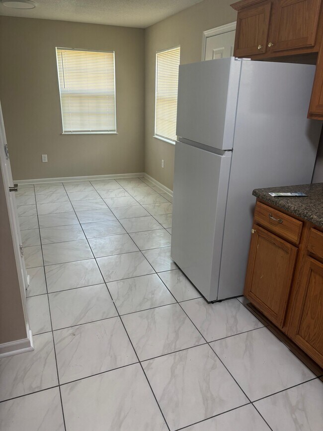 Building Photo - 212 Orchard Way