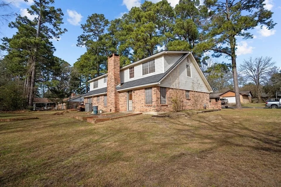 Building Photo - 1310 Spring Valley Dr