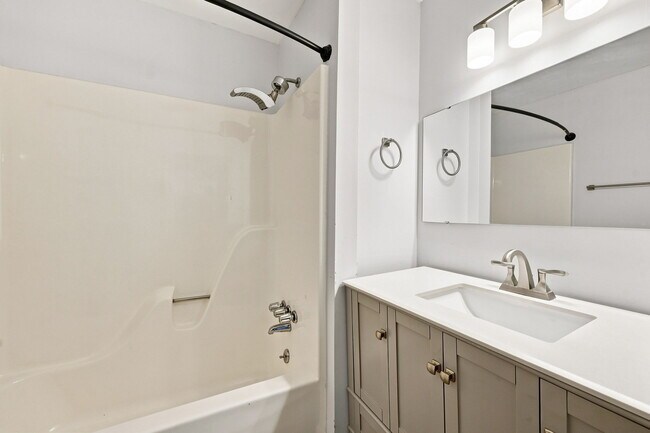 Building Photo - 126 Oakmont Dr