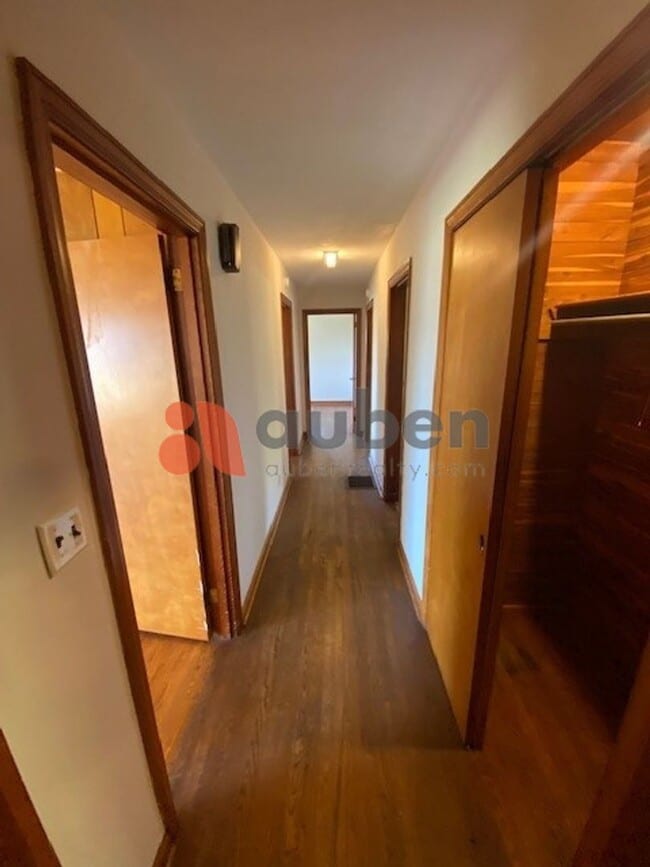 Building Photo - 3 Bedroom 2 Bathroom with Spacious Lot! $3...