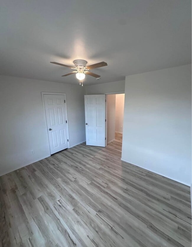 Building Photo - Spruce St Duplex