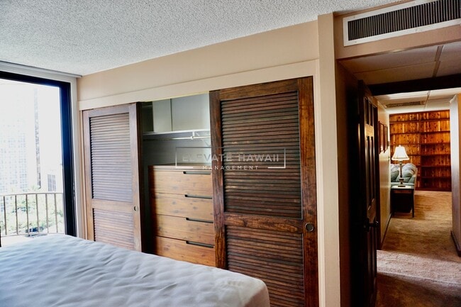 Building Photo - FULLY FURNISHED 2 BED 2 BATH IN WAIKIKI w/ CENTRAL AC & ELECTRICITY INCLUDED!