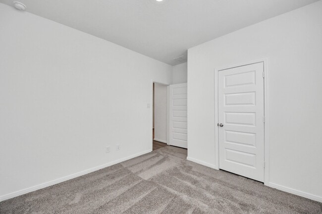 Building Photo - 18211 Dahlia Dale Dr