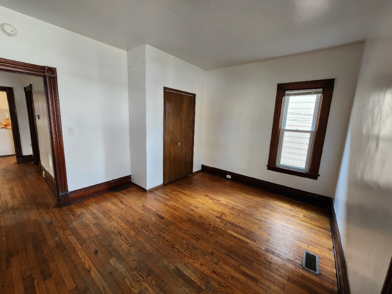 Building Photo - 118 Colfax St NE