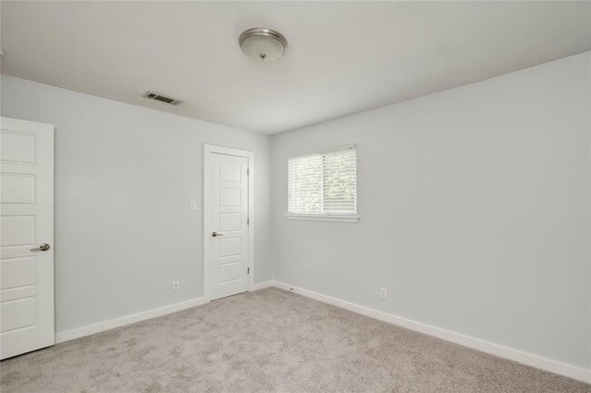 Building Photo - 5402 Chevy Cir