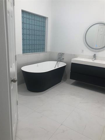 Building Photo - 6400 Sidney Ln