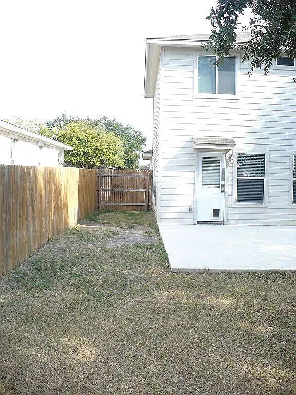 Building Photo - 1200 Kenneys Way