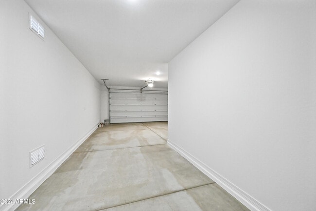 Building Photo - 7632 W Saddlehorn Rd