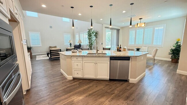 Building Photo - Beautiful Home for rent in Shannon Ranch in Visalia!