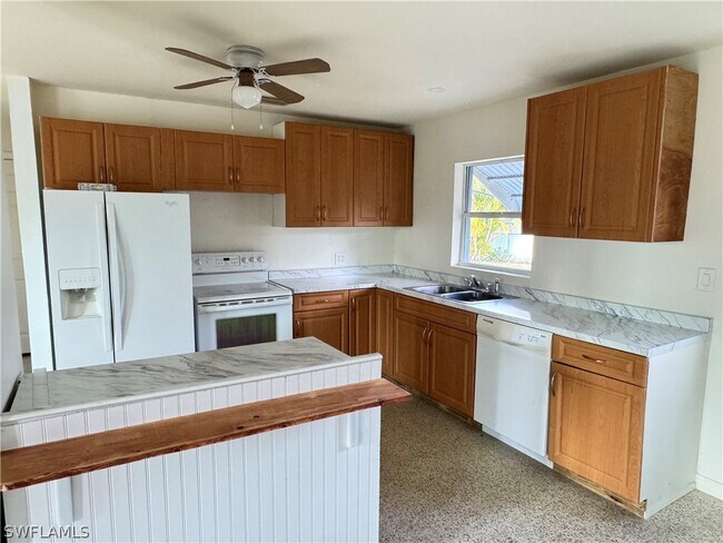 Building Photo - 345 Georgia Ln