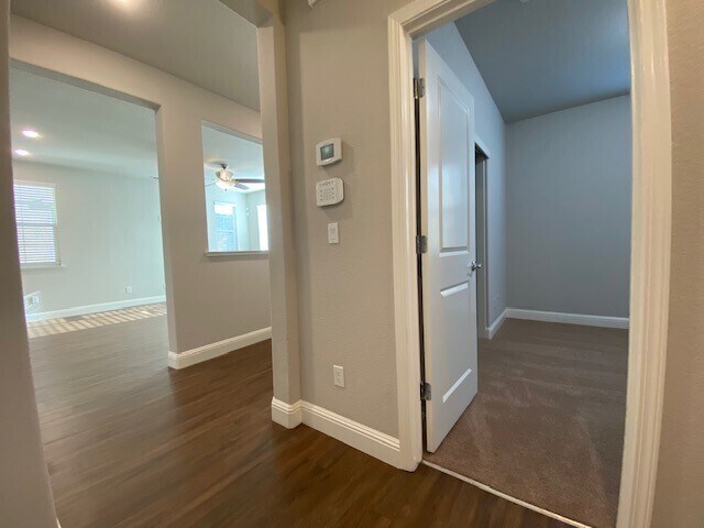 Building Photo - Modern 4bd/3ba 1930 sq. ft. home in Rancho Cordova!