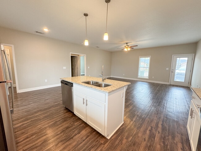 Building Photo - 93 Stockyard Rd