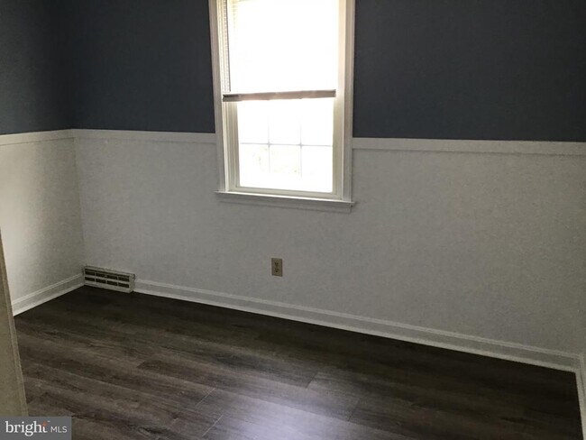 Building Photo - 205 Ringgold St