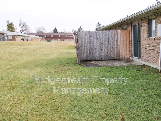 Building Photo - 4654 N Wayne Meadows Cir