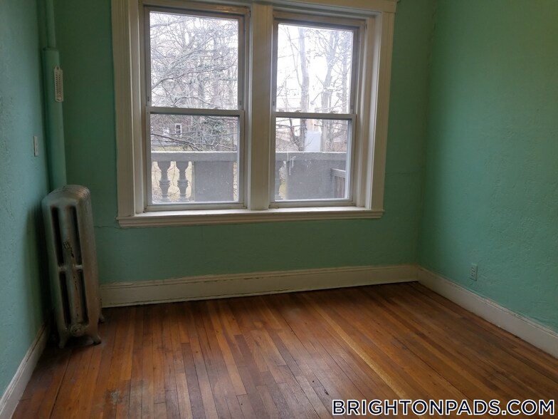 Building Photo - 15 Egremont Rd