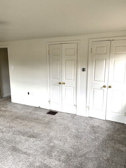 Building Photo - 1224 W 7th St