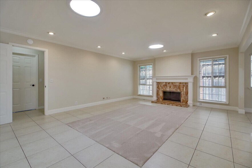 Building Photo - 6738 Tannahill Dr
