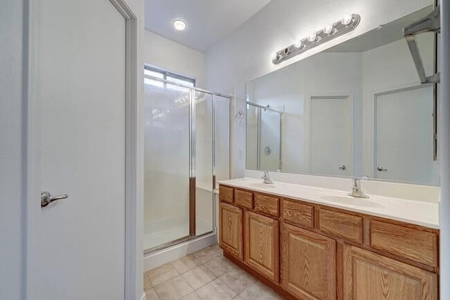 Building Photo - 44811 Paraiso Ln