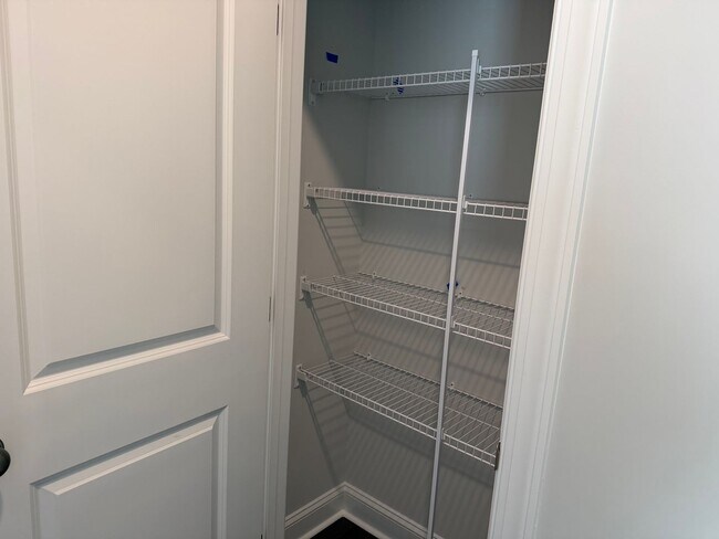 Building Photo - Brand New 4 Bedroom 3 Bathroom Single Fami...