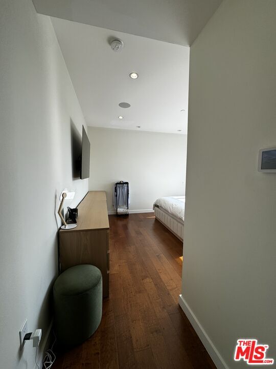 Building Photo - 140 S Hayworth Ave