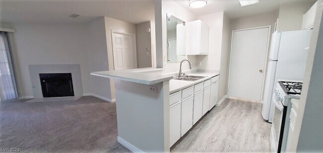 Building Photo - 2200 S Fort Apache Rd